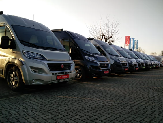 Wohnmobilhändler: Unsere große Kastenwagenausstellung - P-concept Reisemobile
