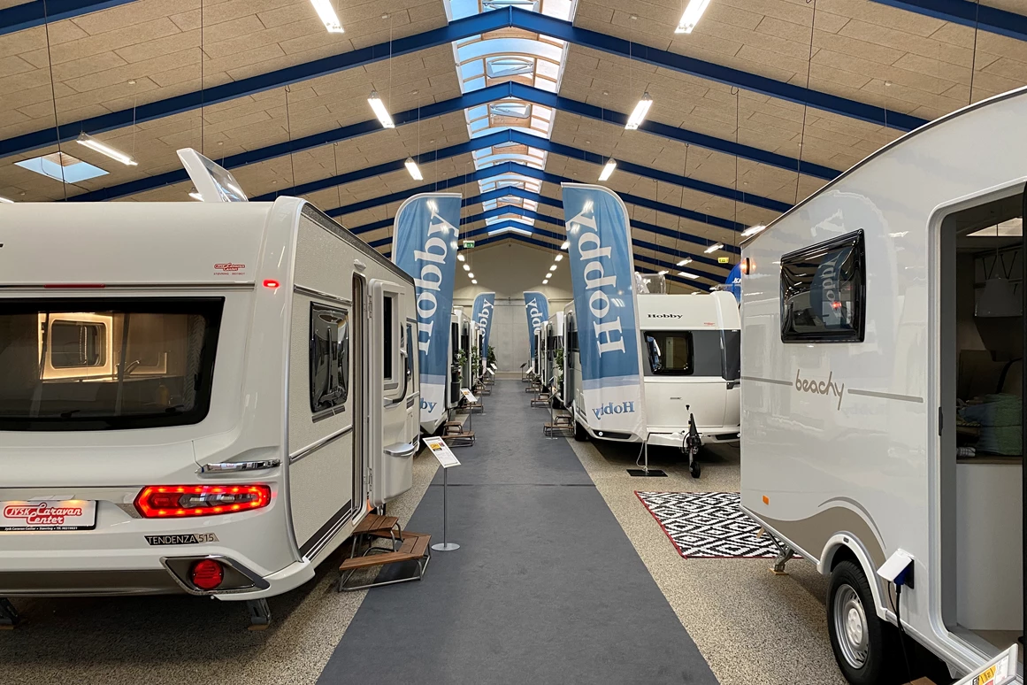 Wohnmobilhändler: Wir sind Händler von Hobby, Knaus, Fendt, T@B, Vega Caravans sowie Ahorn und Hobby Reisemobilen und Vans - Jysk Caravan Center
