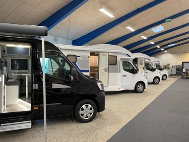 Wohnmobilhändler: Wir sind Händler von Hobby, Knaus, Fendt, T@B, Vega Caravans sowie Ahorn und Hobby Reisemobilen und Vans - Jysk Caravan Center