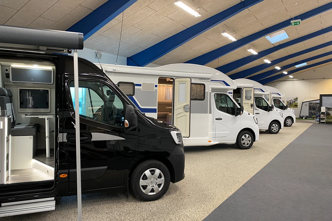 Wohnmobilhändler: Wir sind Händler von Hobby, Knaus, Fendt, T@B, Vega Caravans sowie Ahorn und Hobby Reisemobilen und Vans - Jysk Caravan Center