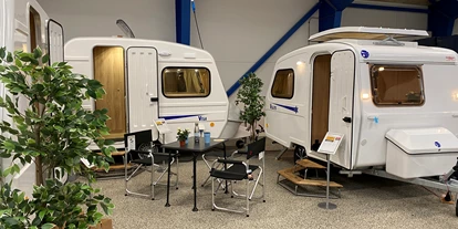 Wohnwagenhändler - Verkauf Reisemobil Aufbautyp: Alkoven - Wir sind Händler von Hobby, Knaus, Fendt, T@B, Vega Caravans sowie Ahorn und Hobby Reisemobilen und Vans - Jysk Caravan Center