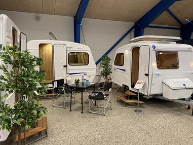 Wohnmobilhändler: Wir sind Händler von Hobby, Knaus, Fendt, T@B, Vega Caravans sowie Ahorn und Hobby Reisemobilen und Vans - Jysk Caravan Center