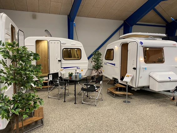 Wohnmobilhändler: Wir sind Händler von Hobby, Knaus, Fendt, T@B, Vega Caravans sowie Ahorn und Hobby Reisemobilen und Vans - Jysk Caravan Center