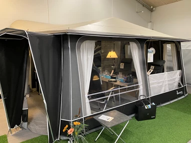 Wohnmobilhändler: Große Ausstellung mit Isabella wohnwagenvorzelt - Jysk Caravan Center
