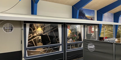 Wohnwagenhändler - Verkauf Reisemobil Aufbautyp: Alkoven - Große Ausstellung mit Isabella wohnwagenvorzelt - Jysk Caravan Center