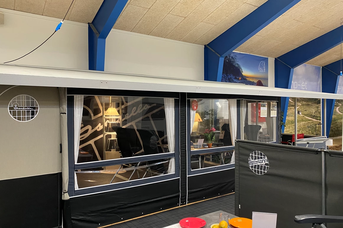 Wohnmobilhändler: Große Ausstellung mit Isabella wohnwagenvorzelt - Jysk Caravan Center