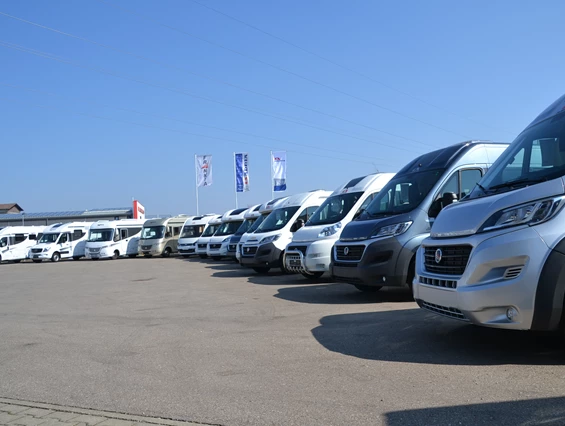 Wohnmobilhändler: Wohnmobile-Wohnwagen Wiedemann GmbH