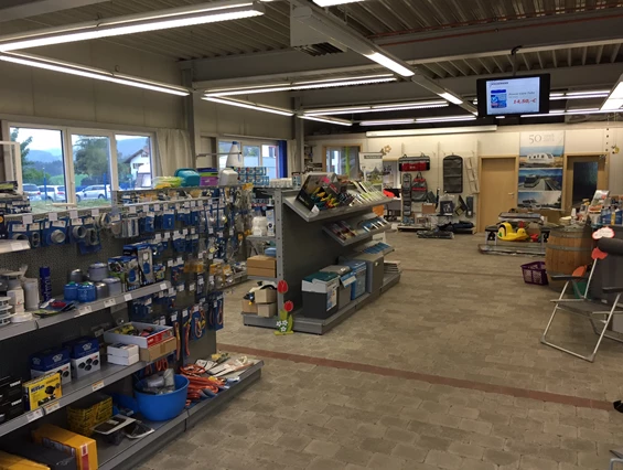 Wohnmobilhändler: Zubehörshop - Wohnmobile-Wohnwagen Wiedemann GmbH