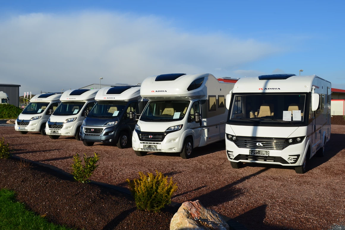 Wohnmobilhändler: Unsere Adria Mietwagen Wohnmobileflotte 2018  - PGS Freizeitmobile GmbH