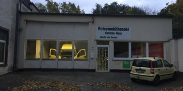 Wohnwagenhändler - PLZ 40625 (Deutschland) - In Unserer Halle in Wuppertal bieten unseren Kunden den kompletten Service rund ums Reisemobil an. - Reisemobilhandel Thomas Mayr