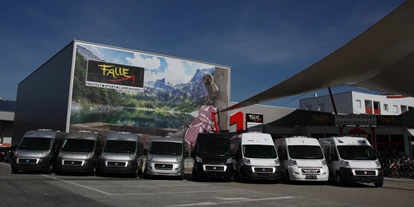 Concessionario di caravan - Reparatur Wohnwagen - Austria - Kastenwagen Ausstellung - Falle - Freizeit Sport Campingwelt