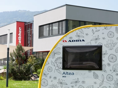 Wohnmobilhändler: Firmenzentrale Weißenbach/Liezen - Gebetsroither Handels GmbH