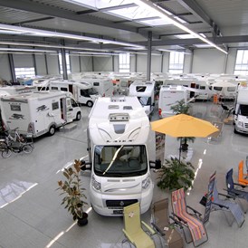 Wohnmobilhändler: Ernst Caravan & Freizeit Center GmbH