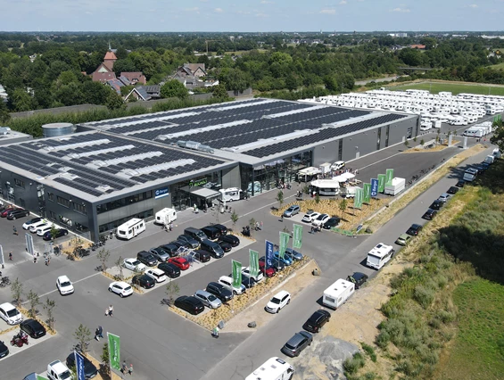 Wohnmobilhändler: Luftbild Vertriebscenter - Caravan Center Bocholt