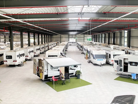 Wohnmobilhändler: Ausstellung Wohnwagen und Reisemobile - Caravan Center Bocholt