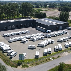 Wohnmobilhändler: Luftbild Werkstatt - Caravan Center Bocholt
