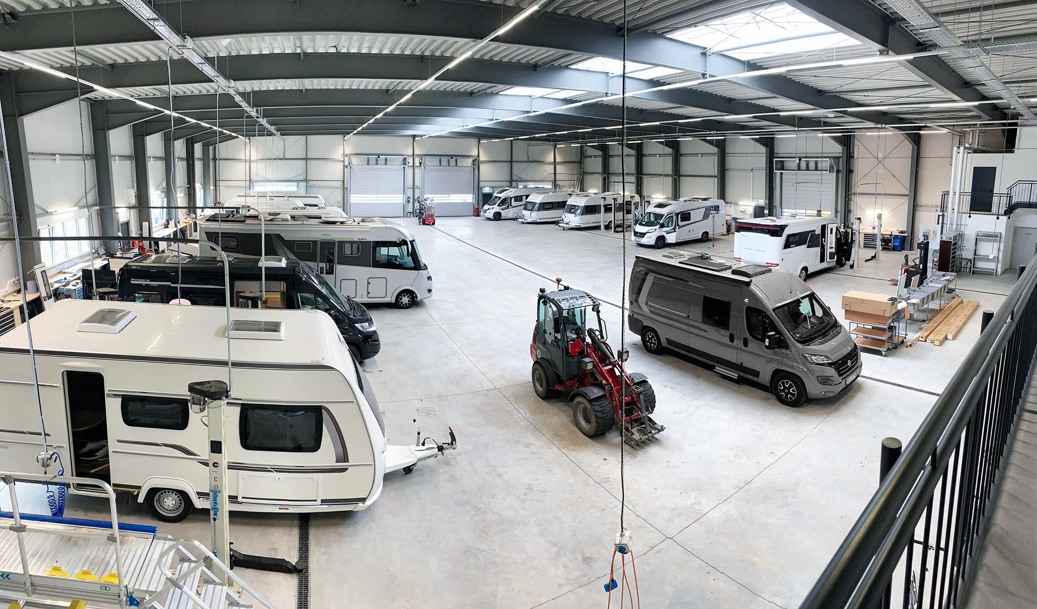 Wohnmobilhändler: Teil der Werkstatt innen - Caravan Center Bocholt