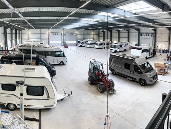 Wohnmobilhändler: Teil der Werkstatt innen - Caravan Center Bocholt