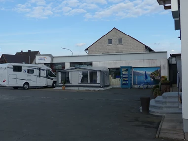 Wohnmobilhändler: Degen Caravan KG
