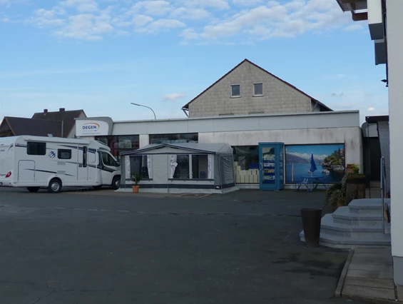 Wohnmobilhändler: Degen Caravan KG