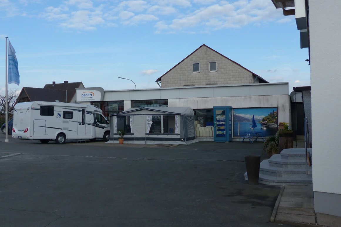 Wohnmobilhändler: Degen Caravan KG