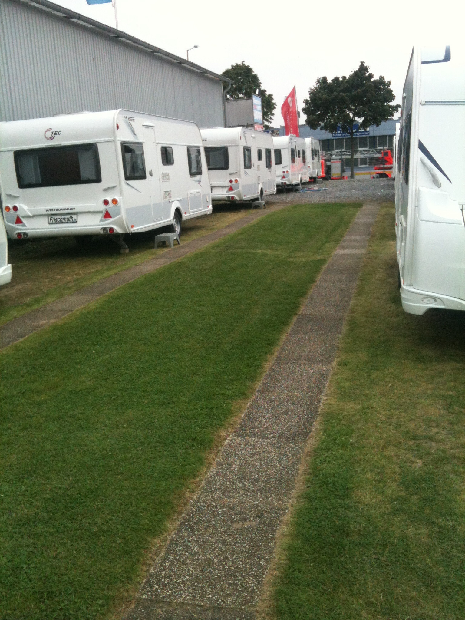 Wohnmobilhändler: Frischmuth 10 000 qm Camping Markt