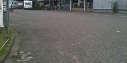 Wohnwagenhändler - Markenvertretung: Bürstner - Frischmuth 10 000 qm Camping Markt