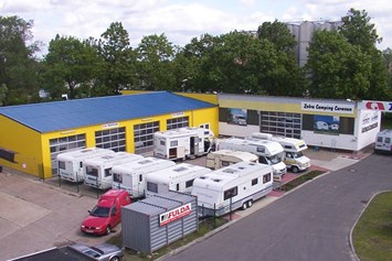 Wohnmobilhändler: Werkstatt und Fahrzeughalle - Zebra Caravan