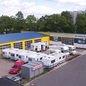 Wohnmobilhändler: Werkstatt und Fahrzeughalle - Zebra Caravan
