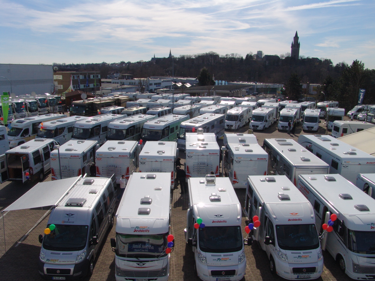 Wohnmobilhändler: Engel Caravaning Frankfurt GmbH & Co.KG