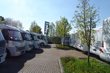 Wohnmobilhändler: Engel Caravaning Frankfurt GmbH & Co.KG