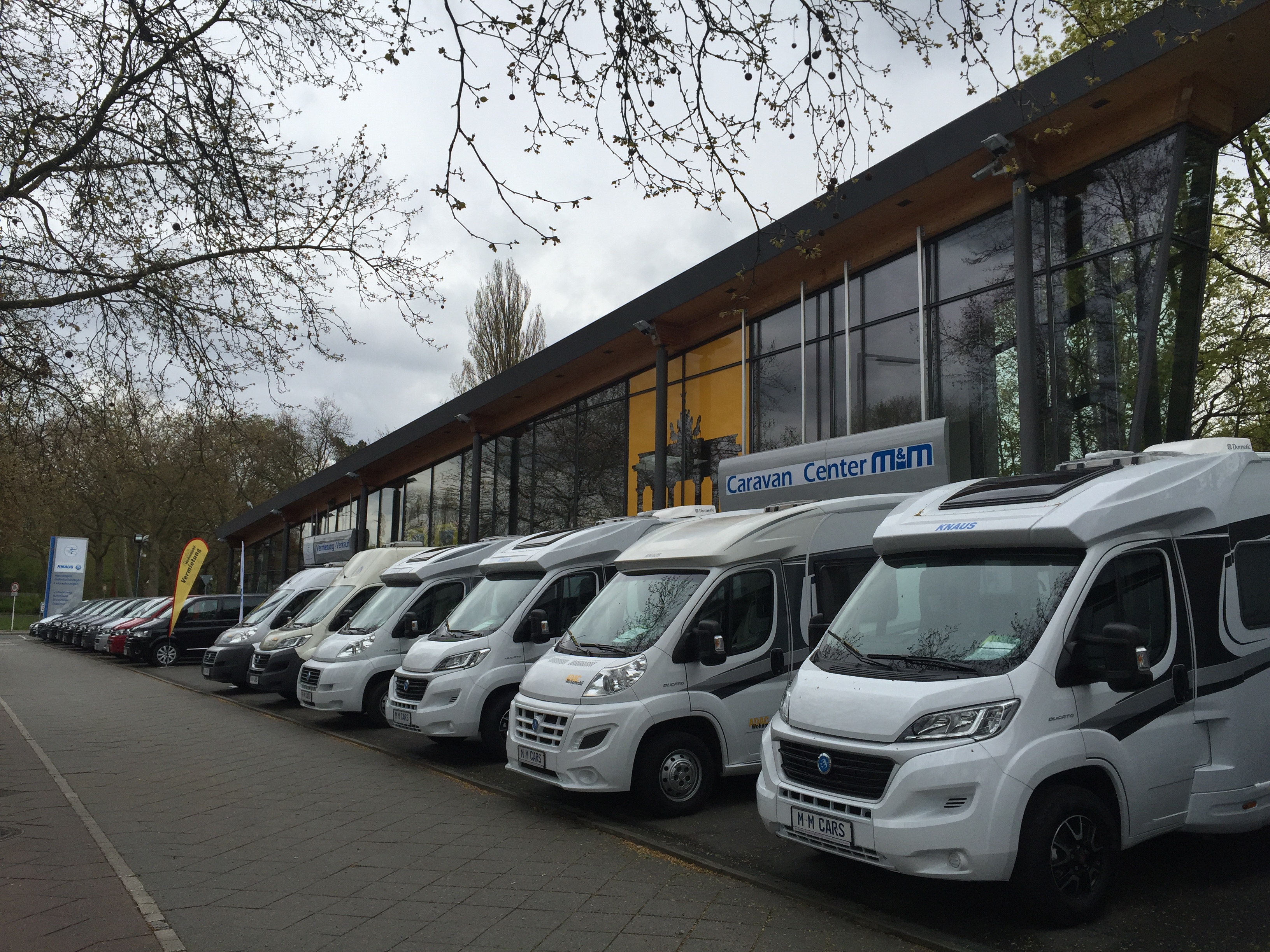 Wohnwagenhändler - Luckenwalde - Bus Center M&M GmbH