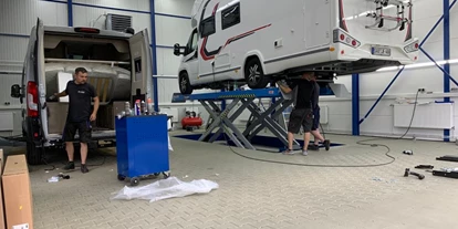 Wohnwagenhändler - Markenvertretung: LMC - Deutschland - Wohnmobilcenter Sachsen - Werkstätten für Wohnwagen und Wohnmobile. - Wohnmobilcenter Sachsen GmbH
