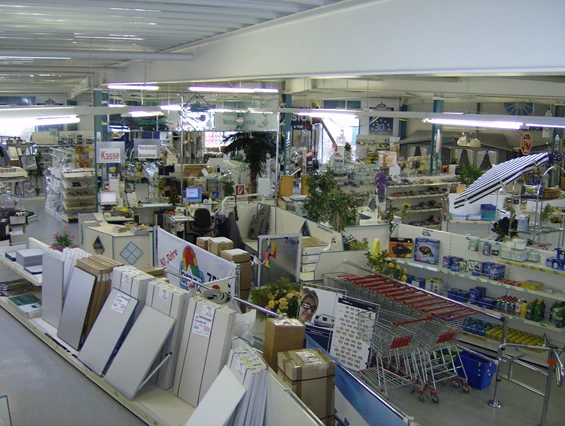 Wohnmobilhändler: Unser Campingzubehör Shop mit 1000 qm Auswahl - Campingmarkt GmbH