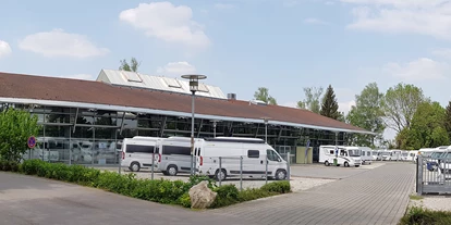 Caravan dealer - Unfallinstandsetzung - Germany - Willkommen in der Caravaning Galerie - Caravaning Galerie Augsburg - Ihr freundlicher Partner in Bayern für Hymer und Fleurette