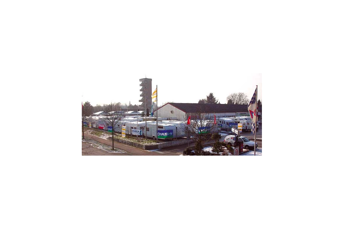 Wohnmobilhändler: Homepage www.caravan-center-meerbusch.de - Caravan-Center-Meerbusch