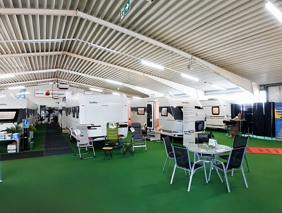 Wohnmobilhändler: Unsere Fahrzeugausstellung - Campingsalon ZimmerMann GmbH