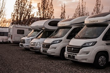 Wohnmobilhändler: Heck Caravan & Reisemobile