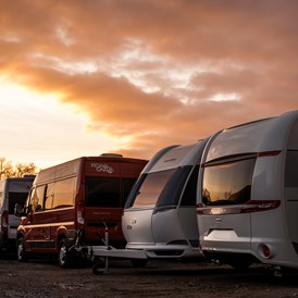 Wohnmobilhändler: Heck Caravan & Reisemobile