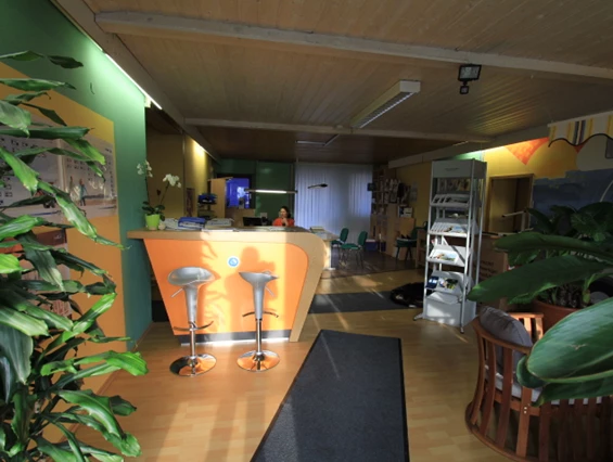 Wohnmobilhändler: AKB Caravan Allgäu