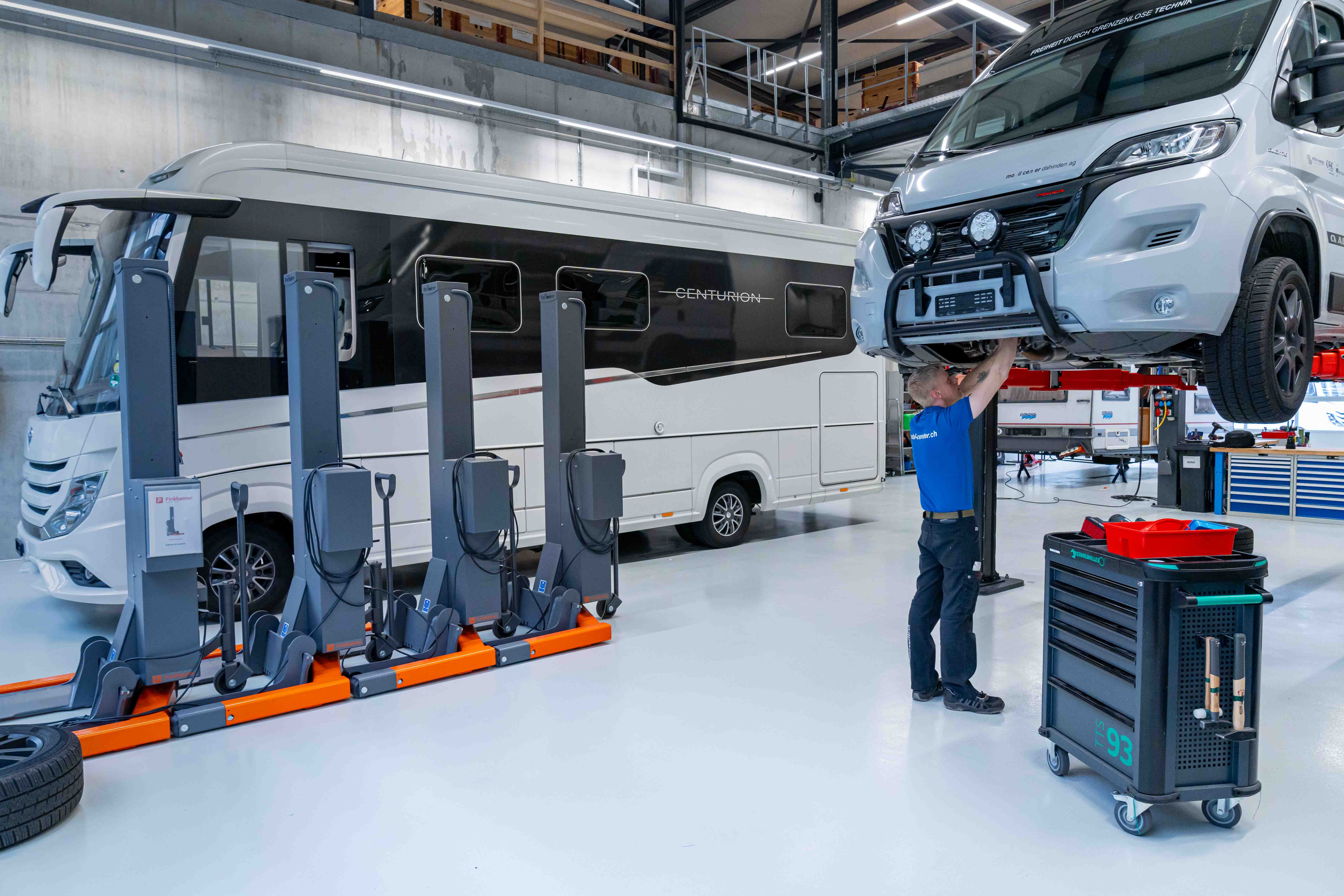 Wohnwagenhändler - Schweiz - mobil center dahinden