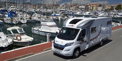 Caravan dealer - Verkauf Reisemobil Aufbautyp: Kastenwagen - Unsere Fahrzeuge garantieren grenzenlosen Fahrspaß und erholsamen Urlaub - Aurora Wohnmobile