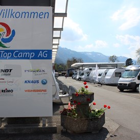 Wohnmobilhändler: Top Camp AG