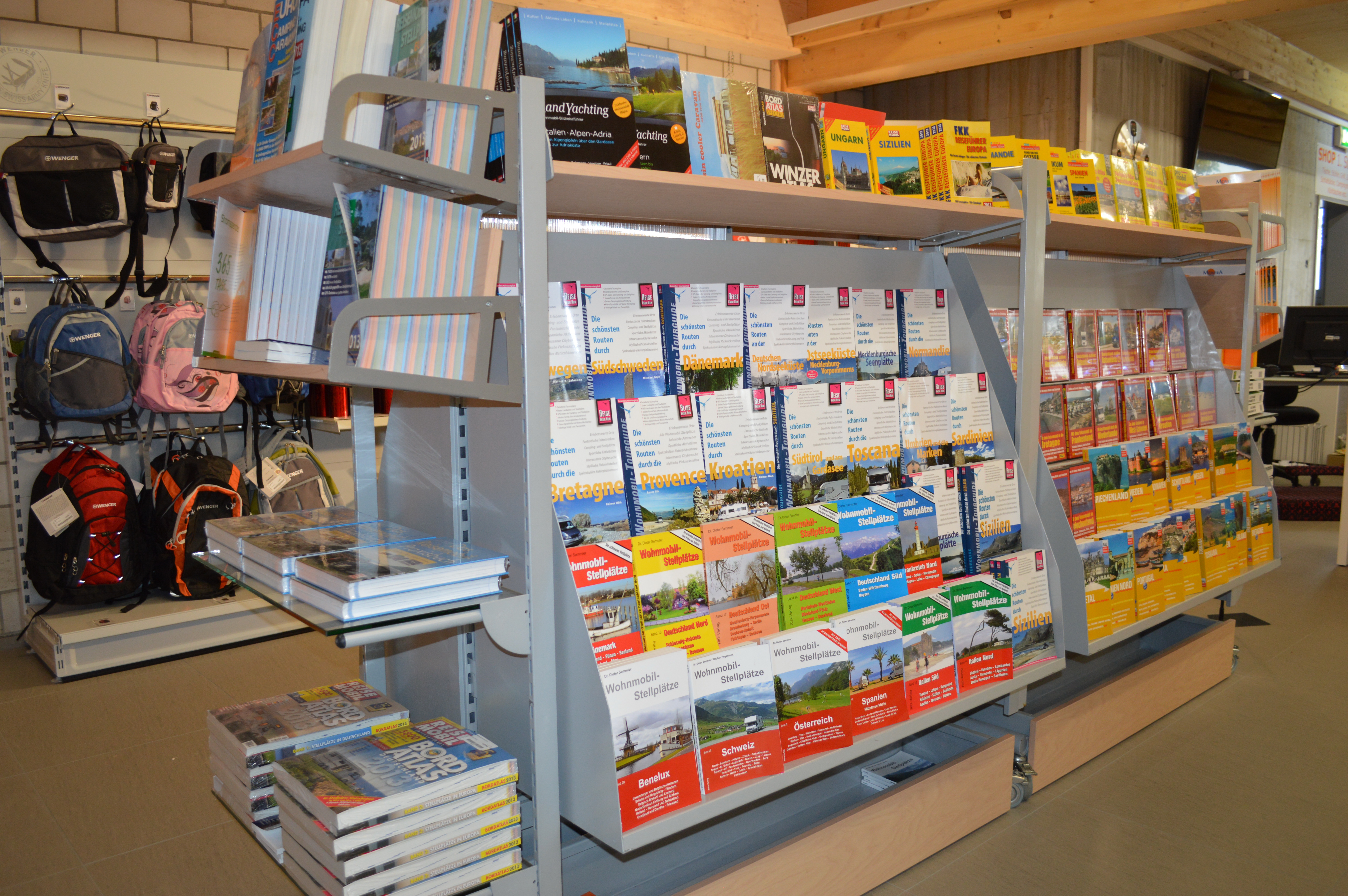 Wohnmobilhändler: Reiseliteratur, Stellplatzfüher, Reise- und Campingführer, Strassenkarten - WoMo Vermietung GmbH