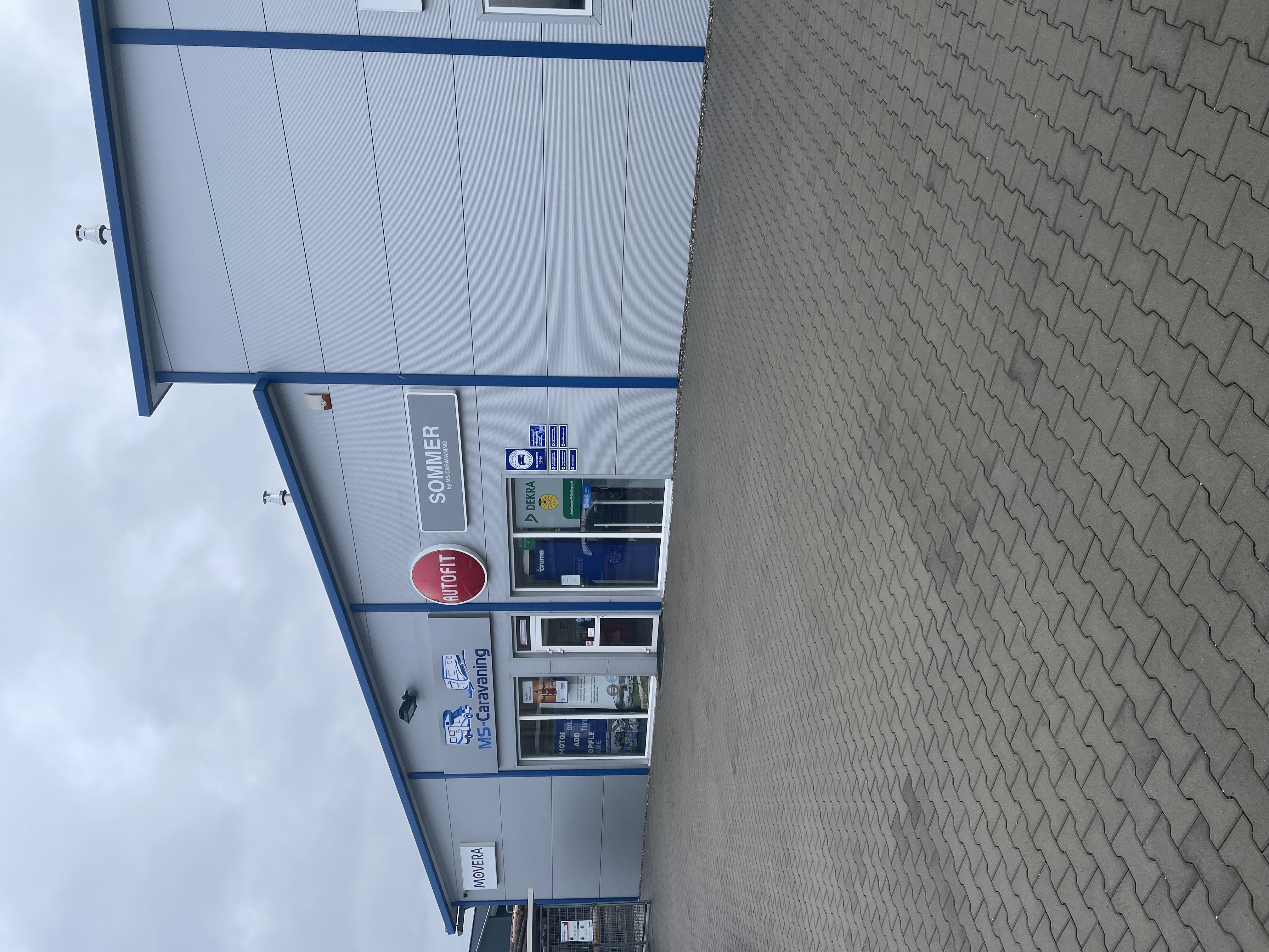 Wohnwagenhändler - Bayern - Sommer Fahrzeug- und Caravantechnik