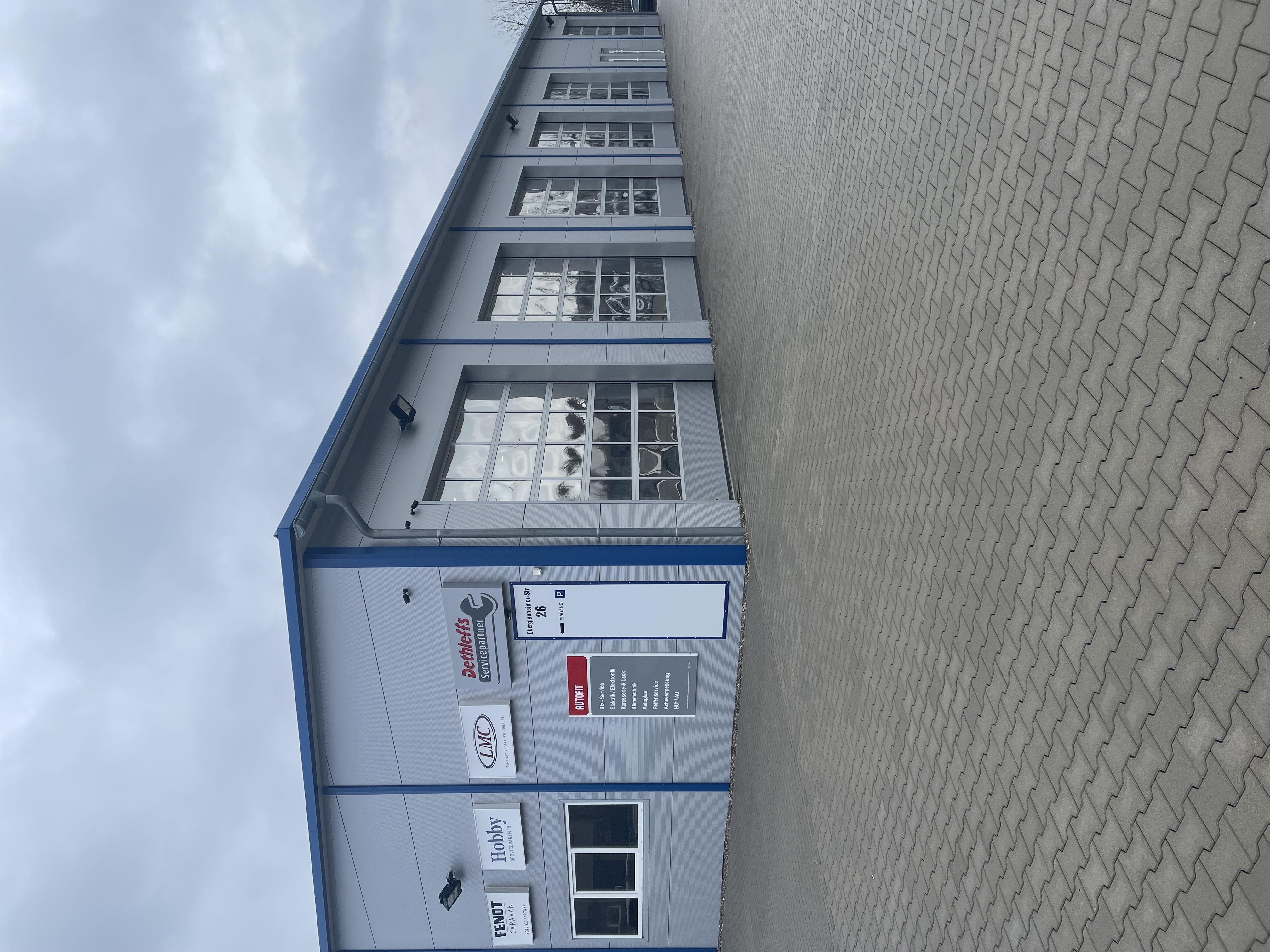 Wohnwagenhändler - Bayern - Sommer Fahrzeug- und Caravantechnik