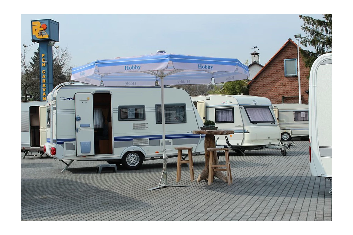 Wohnmobilhändler: Pen Caravans Enschede