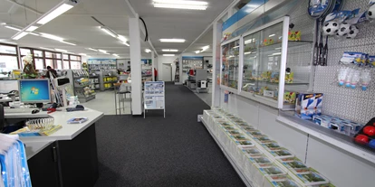 Wohnwagenhändler - Metzingen - Der großzügige Zubehörshop. - Seit 1975 gibt es das Caravaning-Center Schmidtmeier. Ideen, aus denen mobile Freizeit entsteht.