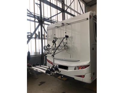 Wohnwagenhändler - Arnstadt - Nachrüstung eines teleskopierbaren Fahrradträger für bis zu 3 Bikes, extrem komfortabel, bei uns bekommen Sie Ihn und wir bauen alles fix und fertig an. - VAN - STORE GOLDSCHMITT PREMIUMPARTNER