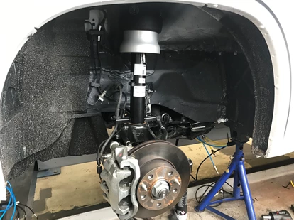 Wohnwagenhändler - Arnstadt - Vollluftfederbein der 4 Kanal Luftfederung mit Air Drive Control in einem Fiat Ducato  - VAN - STORE GOLDSCHMITT PREMIUMPARTNER